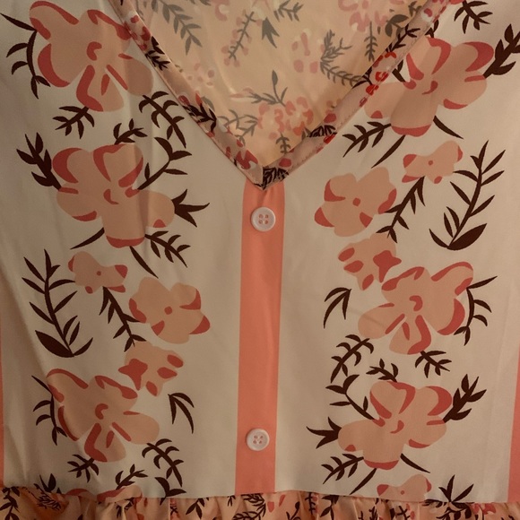 Two more!! Pretty Boho floral vintage style dress - Picture 4 of 4